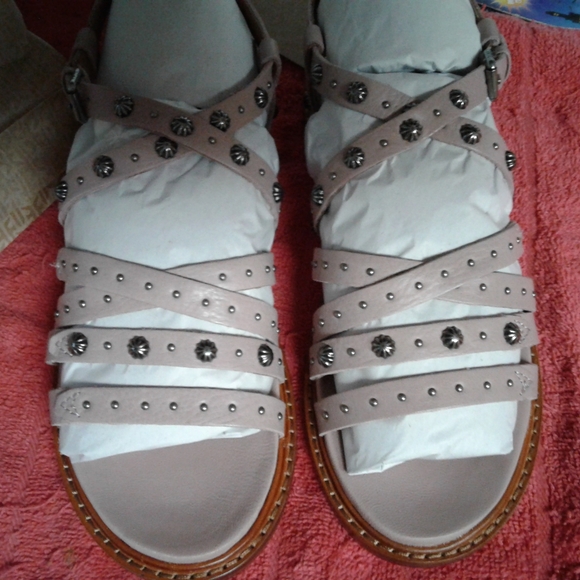 Nice pair of strappy frye sandals size 8.5 - Picture 5 of 7
